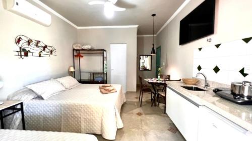 Apartment with Pool View 