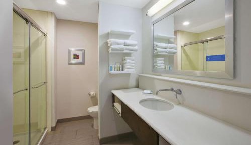 King Suite - Non-Smoking