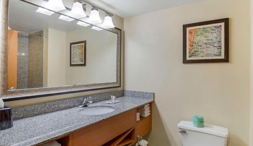 Queen Suite with Two Queen Beds - Non-Smoking