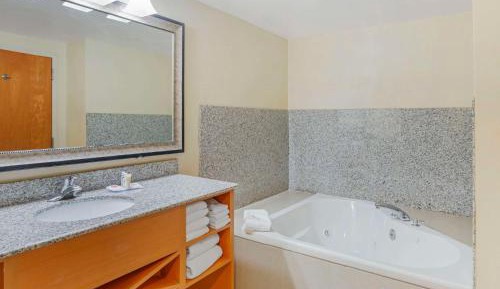 King Suite with Whirlpool