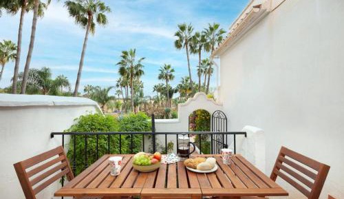 Apartment with Garden View