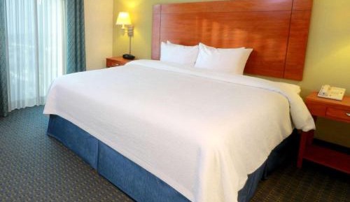 King Room with King Bed - Non-Smoking