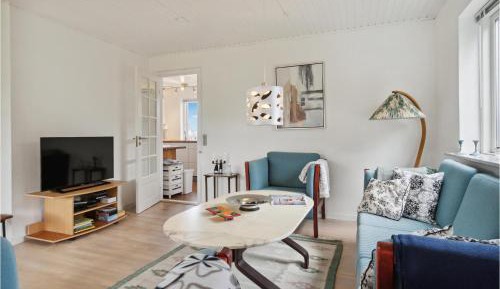 Three-Bedroom Holiday Home 