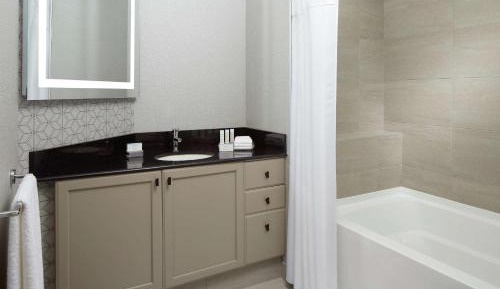 Queen Studio with kitchenette & fireplace