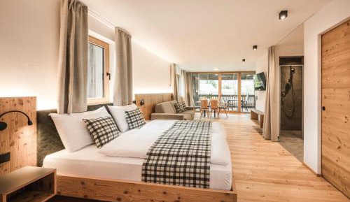 Apartment with Mountain View