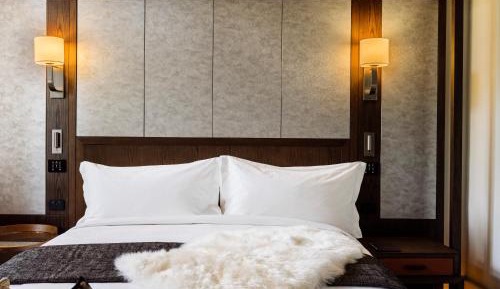 Heritage King Room
