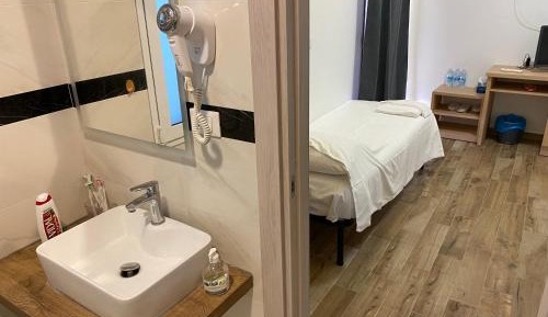 Basic Triple Room with Shared Bathroom