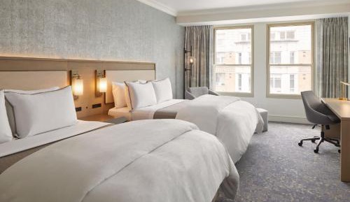 One-Bedroom Suite with Two Double Beds