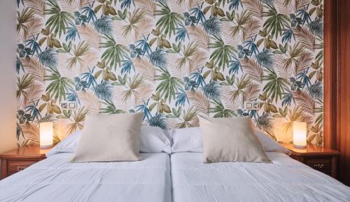 Twin Room with Shared Bathroom