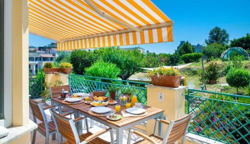 Villa with Garden View