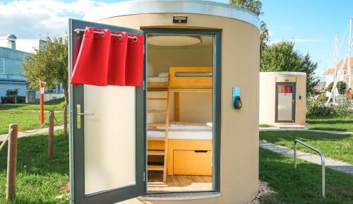 Apartment With Shared Bathroom