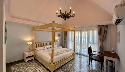 Cottage room with Balcony