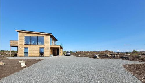 Three-Bedroom Holiday Home 