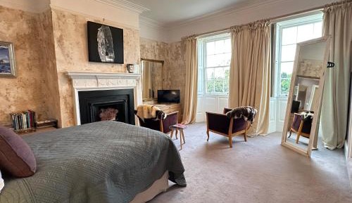 Deluxe Double Room (2 Adults + 1 Child)