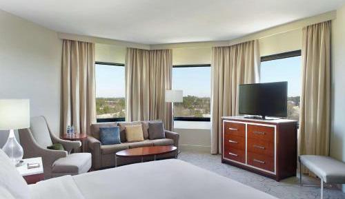 Executive Junior King Suite - Non-Smoking