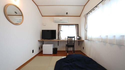 Standard Twin Room with Shared Bathroom