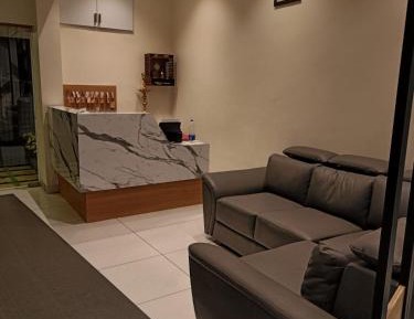 Deluxe Room (2 Adults + 1 Child)