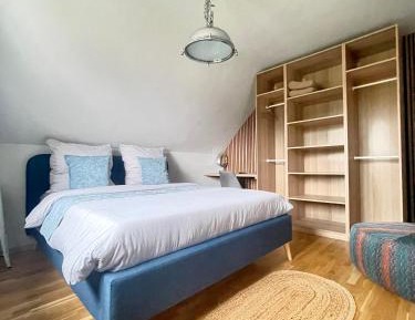 Queen Room with Spa Bath