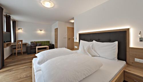 Classic Double Room with Balcony