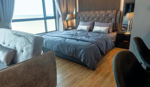 Studio with Sofa Bed