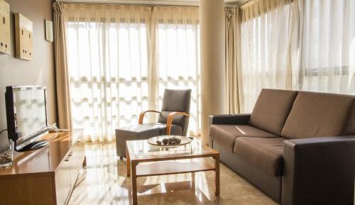 Two-Bedroom Apartment (5 Adults)