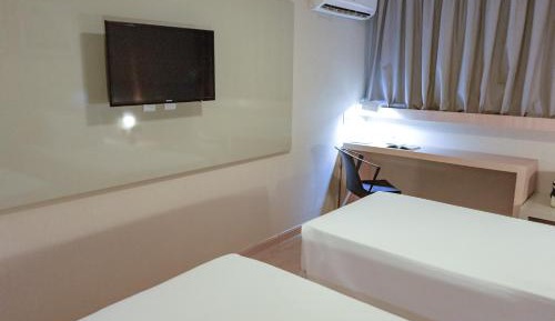 Standard Twin - 2 Single Beds