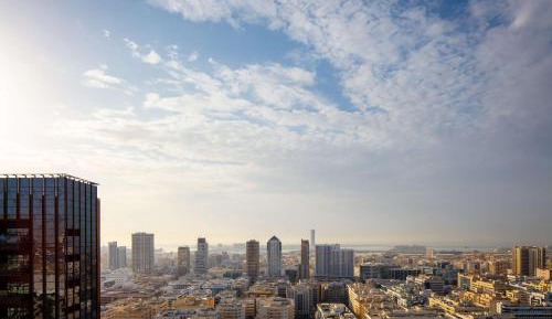 Deluxe King Room with Skyline View