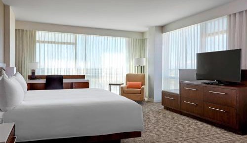 Corner King Room