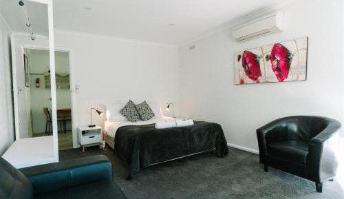 One-Bedroom Suite with Garden View