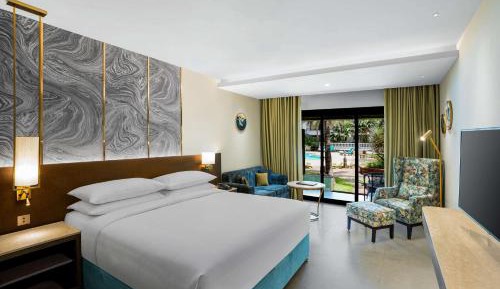 Premium King Room with Pool Access
