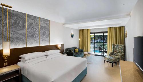 Premium King Room with Pool View