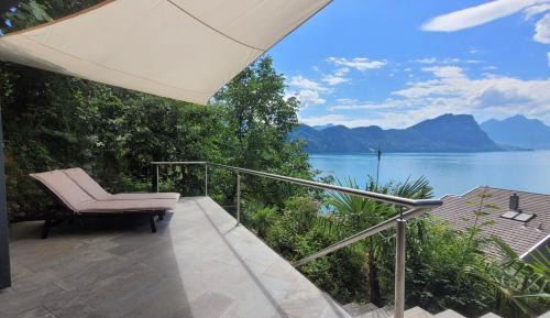 Apartment with Lake View