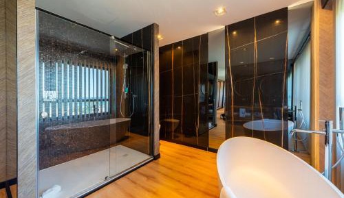 Deluxe Suite with Sea View