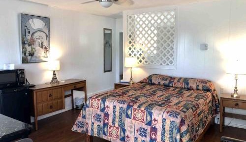 Motel Queen Room 