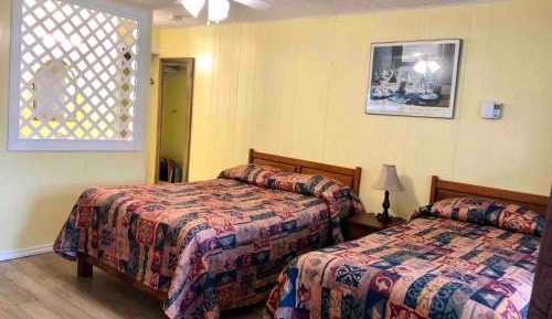 Motel 1 Double 1 Single Room