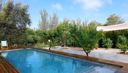 Apartment with Garden View