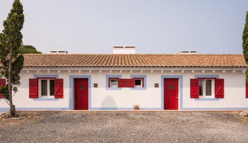 Apartment with Pool View 