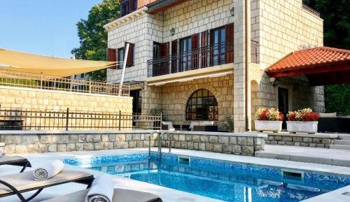 Five-Bedroom Villa