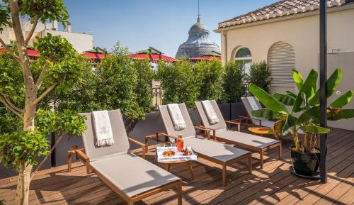 Royal Suite (2 Adults + 4 Children)