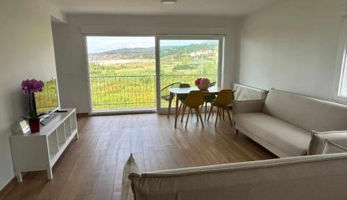 Apartment with Lake View