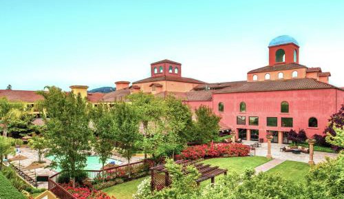 1 KING WITH COURTYARD VIEW