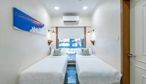 Luxury Room Twin Bed