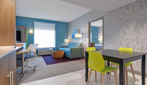 One-Bedroom King Suite - Non-Smoking