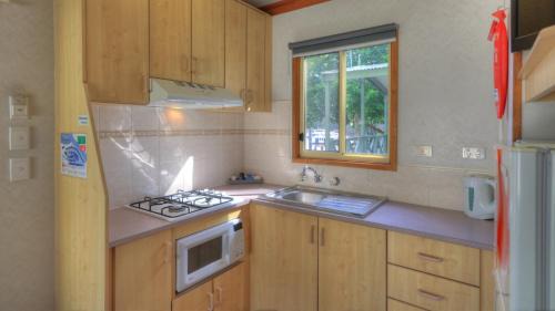 Deluxe Riverview Cabin 4 Berth