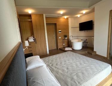 Double Room with Spa Bath
