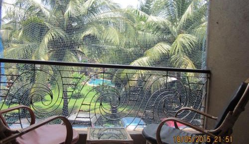 Apartment with Pool View 