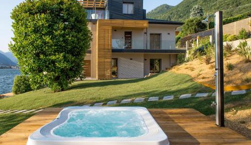 One-Bedroom Apartment with Balcony