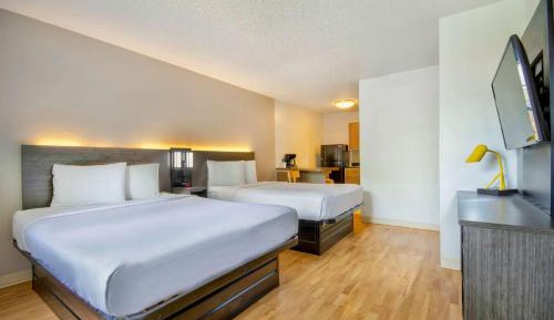 Queen Room with Two Queen Beds - Non-Smoking