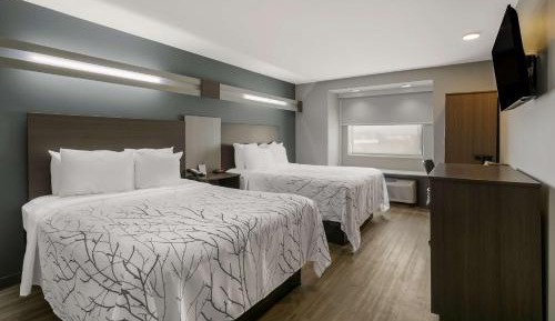 Queen Rooms with Two Queen Beds - Non-Smoking