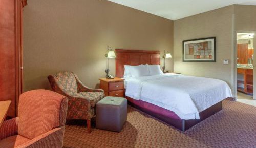 King Room with King Bed - Non-Smoking